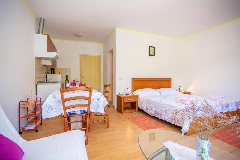 Apartment Varezic Ston Exterior photo