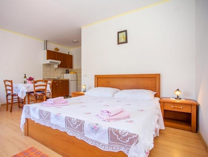 Apartment Varezic Ston Exterior photo
