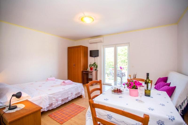 Apartment Varezic Ston Exterior photo